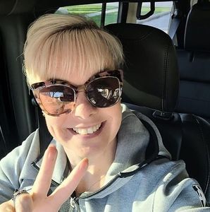 Meet your Posher, Sherry